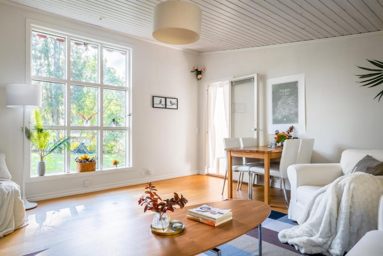 Theo & Lilis Countryside Apartment Orebro Exterior photo