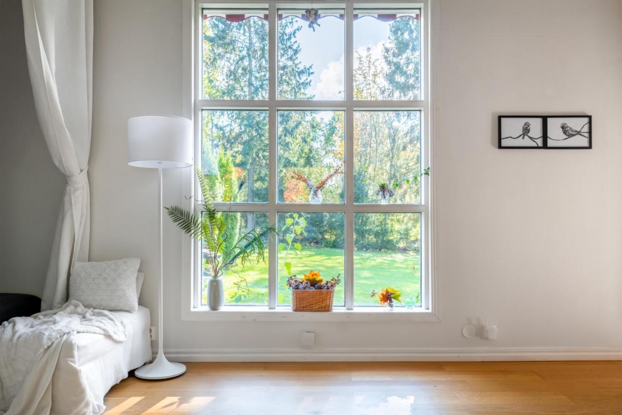 Theo & Lilis Countryside Apartment Orebro Exterior photo
