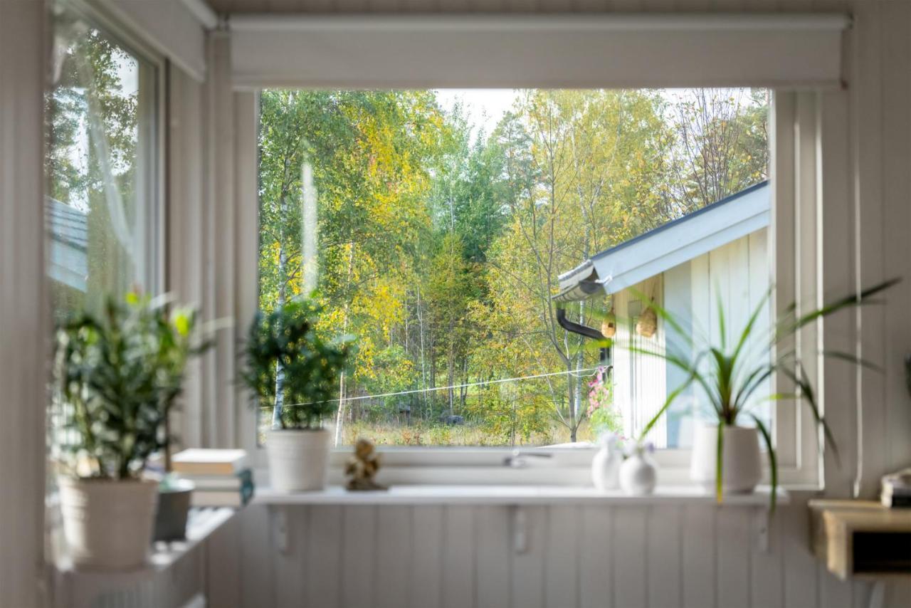Theo & Lilis Countryside Apartment Orebro Exterior photo