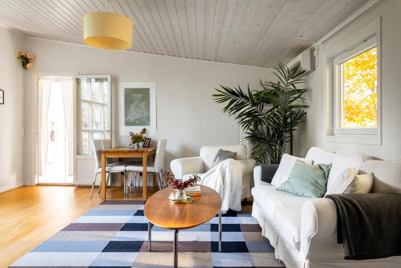 Theo & Lilis Countryside Apartment Orebro Exterior photo
