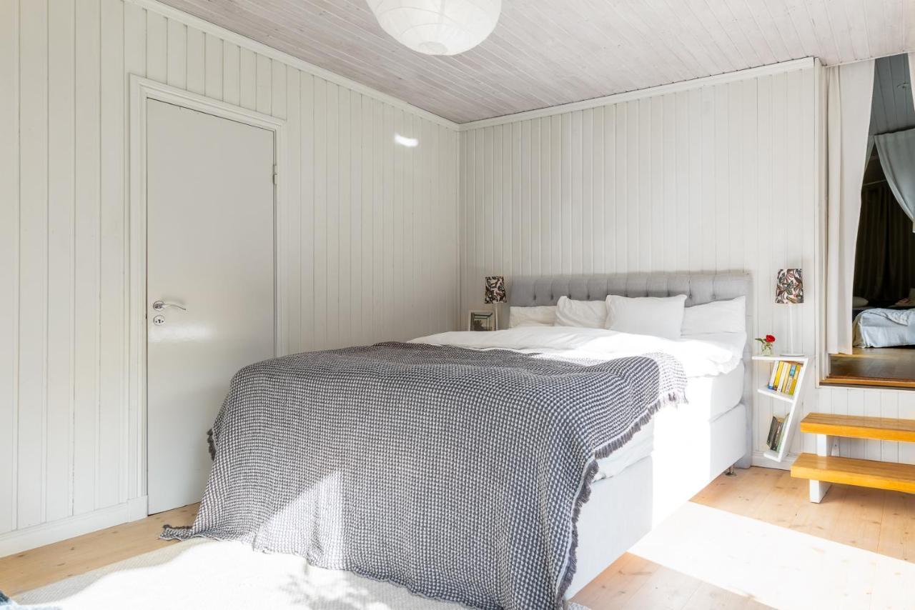 Theo & Lilis Countryside Apartment Orebro Exterior photo